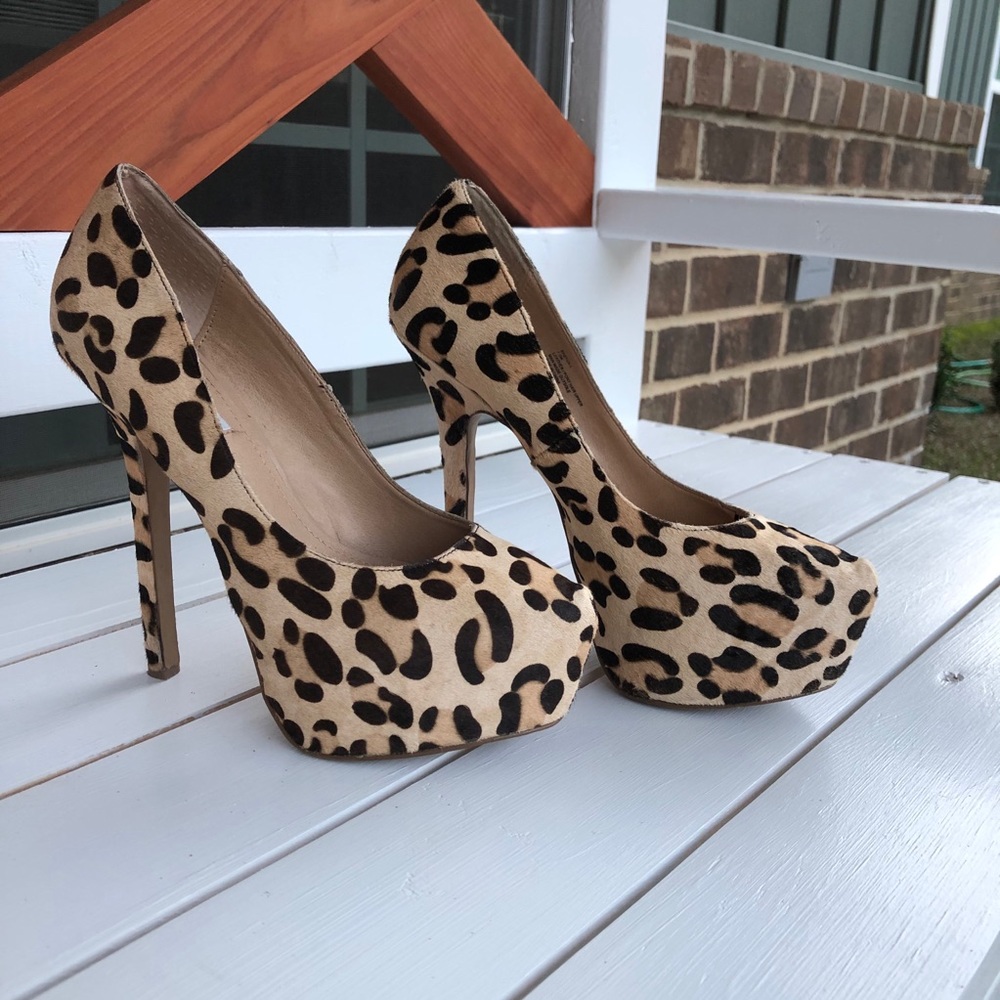 Steve Madden Cheetah Print Platform Heels 7.5